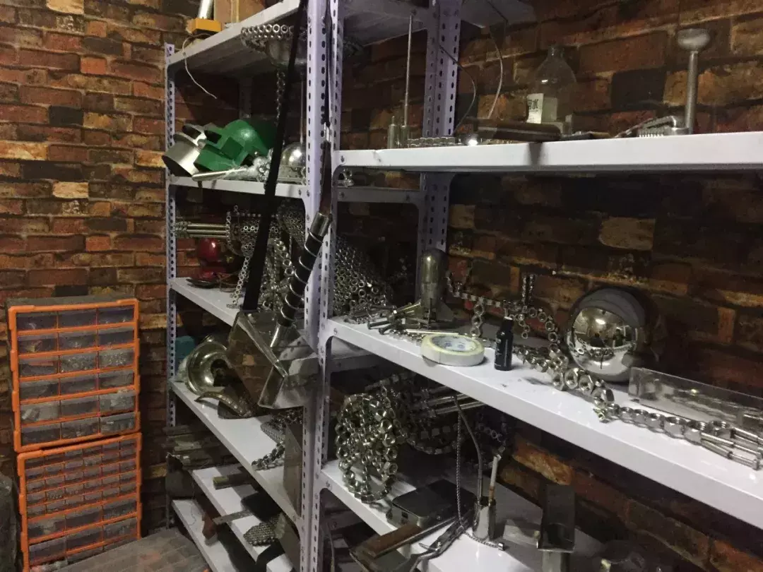 卖钢材广告语_幽默的钢材广告词_卖钢材广告幽默图片