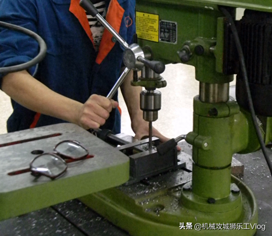 钢材强度抗拉单位是什么_钢材抗拉强度单位_一般钢材抗拉强度