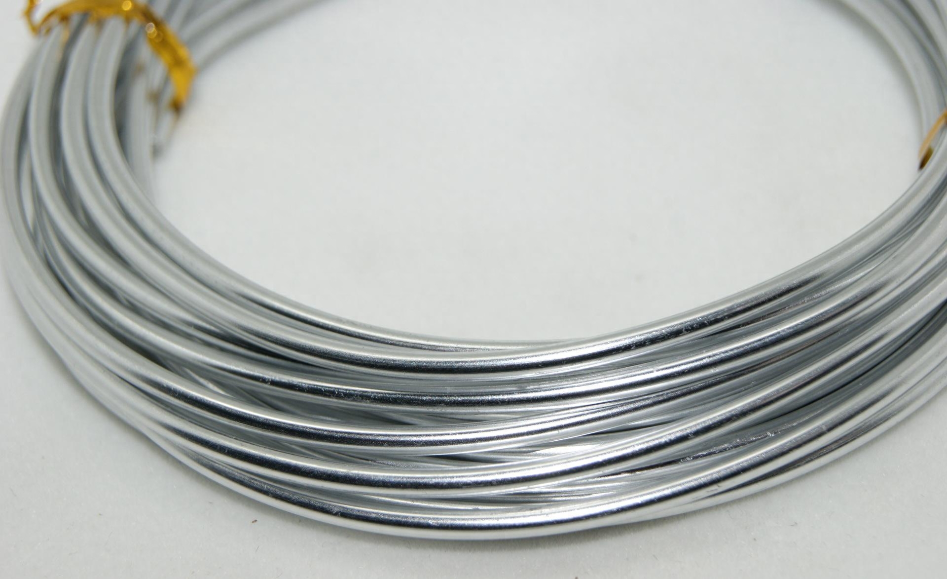 铝合金 钢材_合金铝材料_铝材和合金钢什么区别